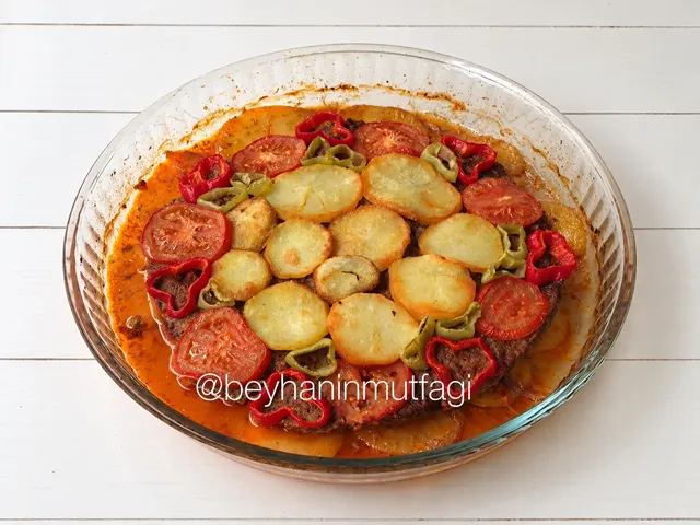 Patatesli Tepsi Kebabı