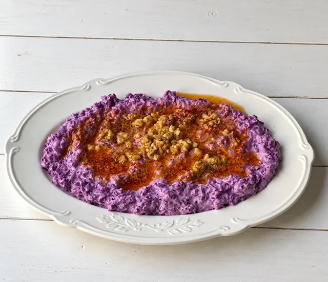Ceviz Soslu Lahana Salatası