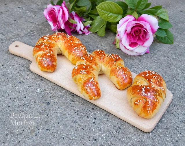 Şeritli Poğaça