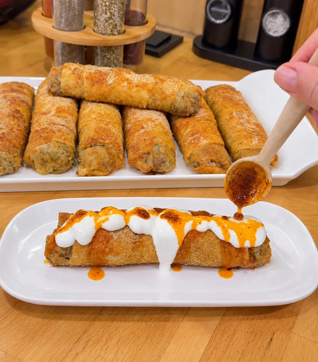 Yoğurt Soslu Börek