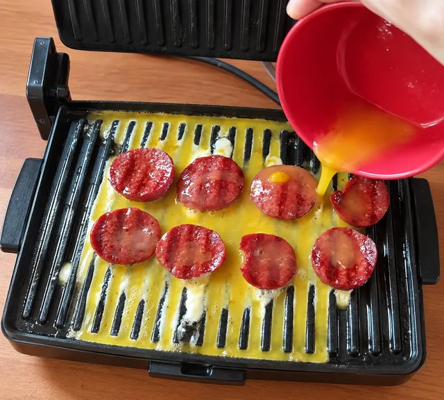 Yumurtalı Sucuklu Tost