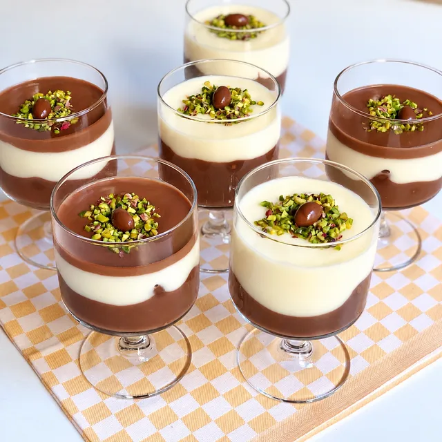 Kremalı İki Renkli Muhallebi