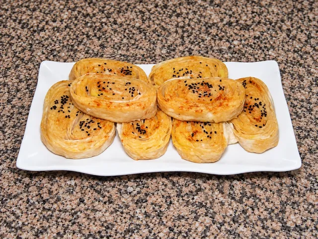 Patatesli Dilim Börek