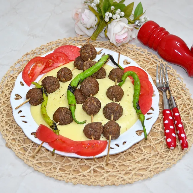 Patates Püreli Fırında Köfte