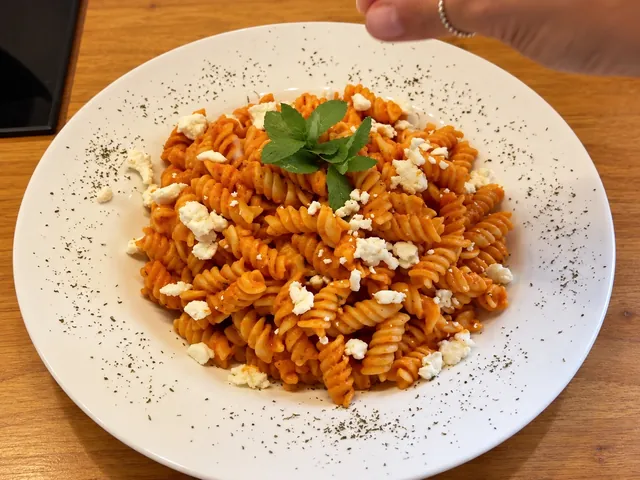 Köz Domates Soslu Makarna